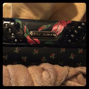 Betray Johnson wallet